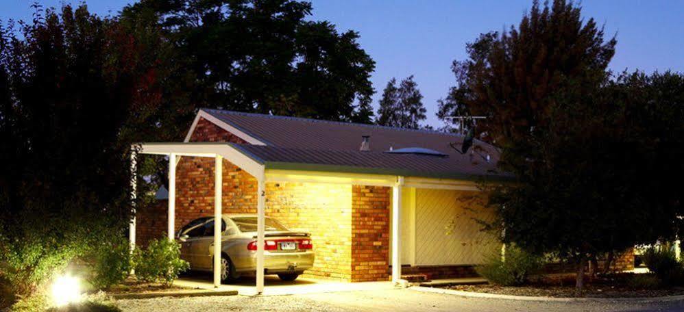Belvoir Village Motel & Apartments Wodonga Esterno foto